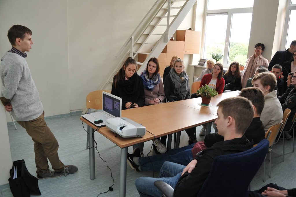 Šalčininkų Lietuvos tūkstantmečio gimnazijos moksleiviai 01